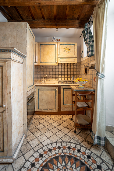 Vintage kitchen overview